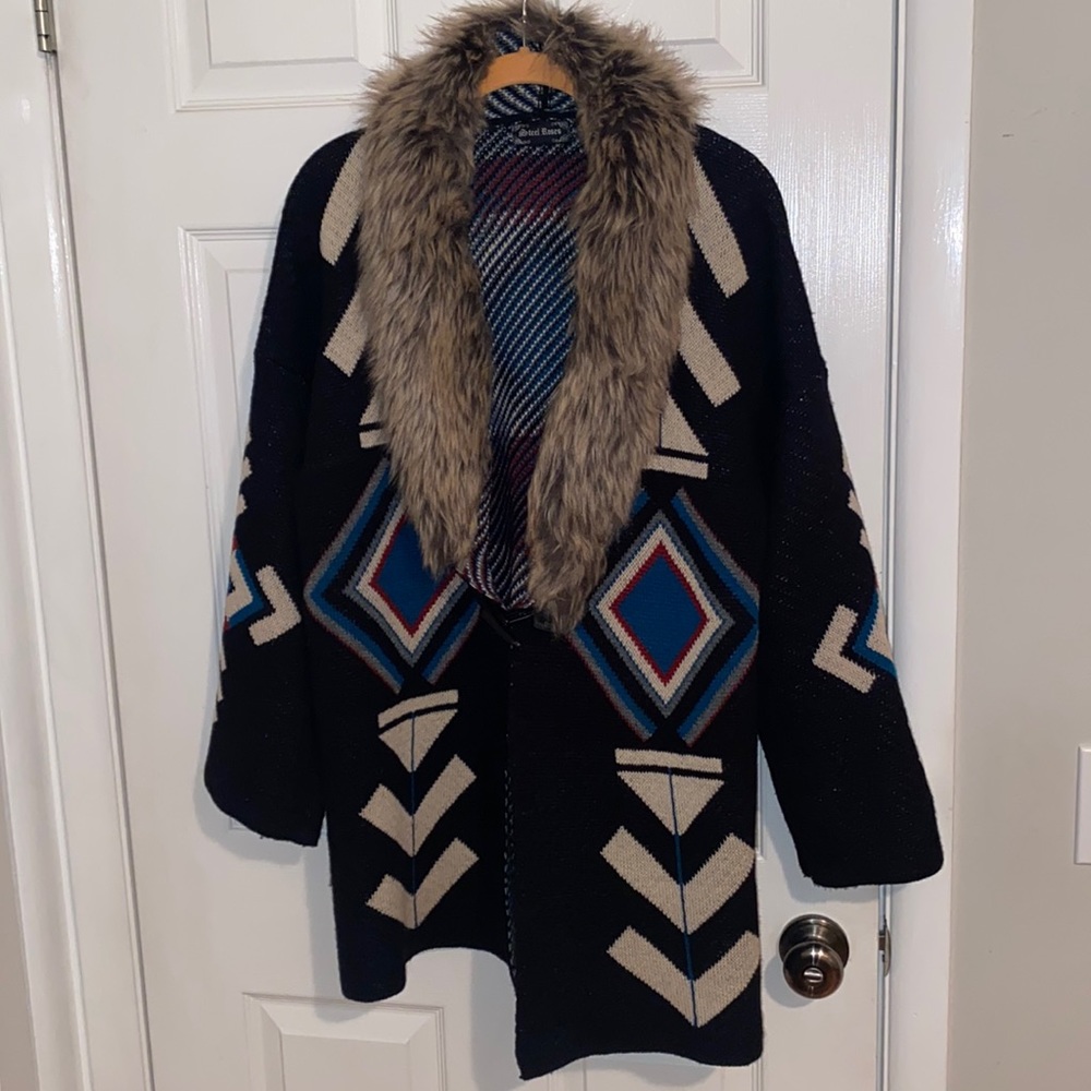 Steel Roses Aztec Print Faux Fur Cardigan | M